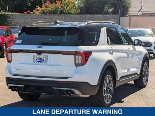 2025 Ford Explorer ST Line