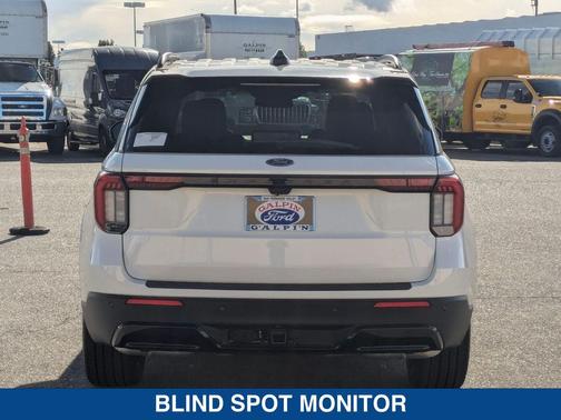 2025 Ford Explorer ST Line