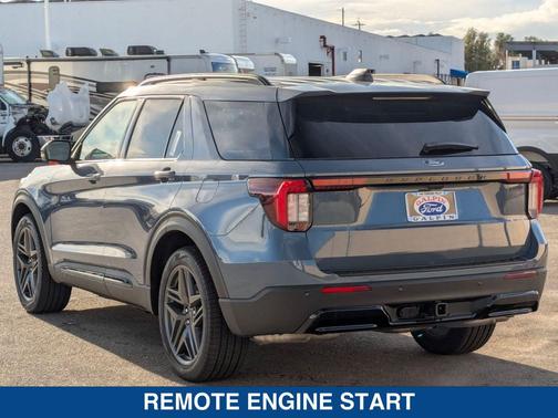 2025 Ford Explorer ST Line