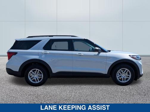 Space White Metallic 2026 Ford Explorer Active