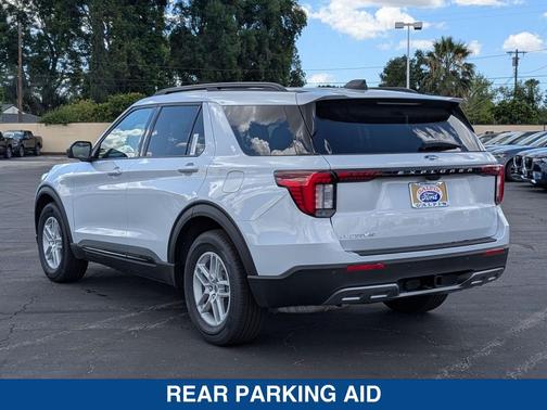 Space White Metallic 2026 Ford Explorer Active