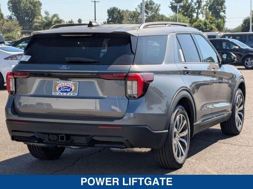 2025 Ford Explorer ST Line