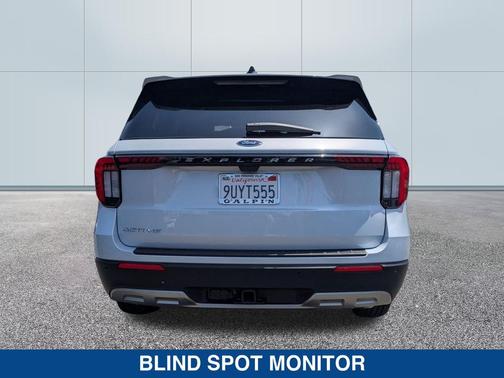 SPACE WHITE METALLIC 2025 Ford Explorer Active