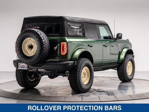 ERUPTION GREEN METALLIC 2025 Ford Bronco Badlands
