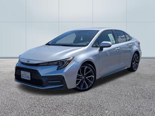 Classic Silver Metallic 2022 Toyota Corolla SE