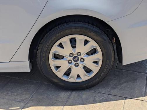 Photo 5 of 19 of 2019 Ford Fusion S