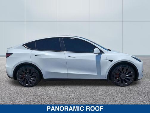 Pearl White Multi-Coat 2023 Tesla Model Y Performance Dual Motor All-Wheel Drive