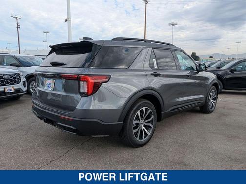 2025 Ford Explorer ST Line