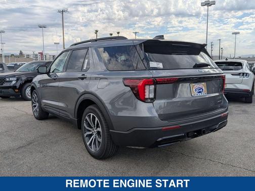 2025 Ford Explorer ST Line