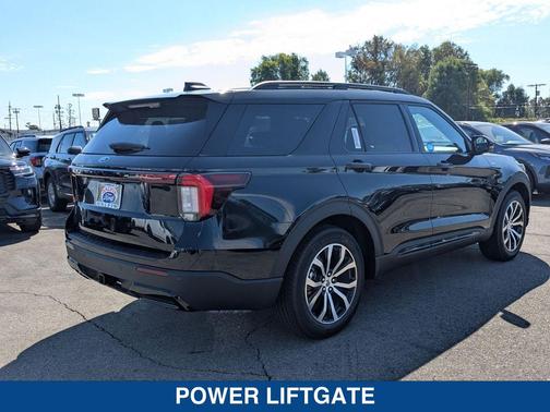 2025 Ford Explorer ST Line