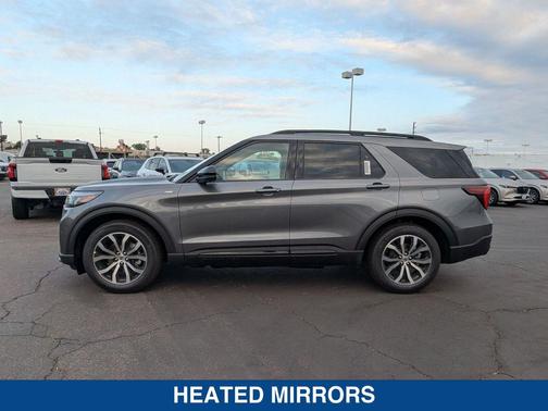 2025 Ford Explorer ST Line
