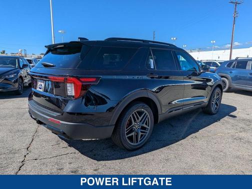 2025 Ford Explorer ST Line
