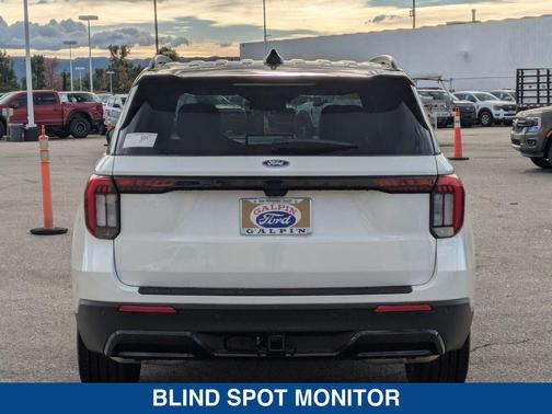 2025 Ford Explorer ST Line