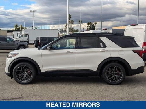2025 Ford Explorer ST Line