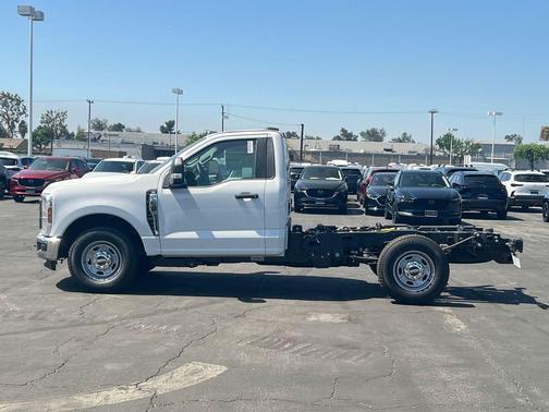 OXFORD WHITE 2026 Ford F-250 XL
