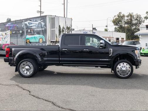 2022 Ford F-350 Platinum