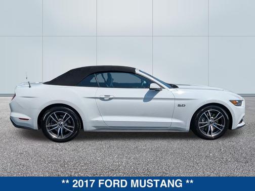 OXFORD WHITE 2017 Ford Mustang GT Premium