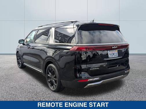 Aurora Black Pearl 2024 Kia Carnival SX