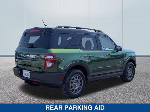 ERUPTION GREEN METALLIC 2024 Ford Bronco Sport Outer Banks