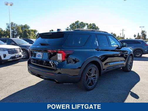 2026 Ford Explorer ST Line