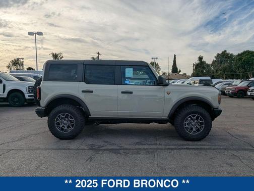 2025 Ford Bronco Badlands