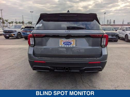 2025 Ford Explorer ST Line