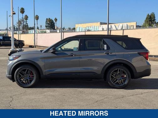 2025 Ford Explorer ST Line