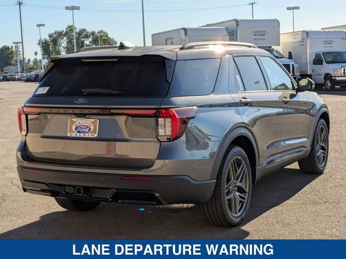 2025 Ford Explorer ST Line