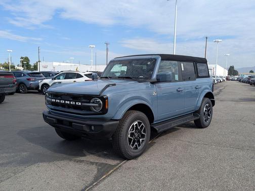 2025 Ford Bronco Outer Banks