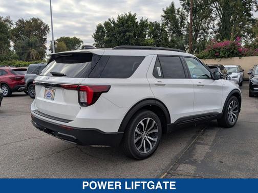 2025 Ford Explorer ST Line