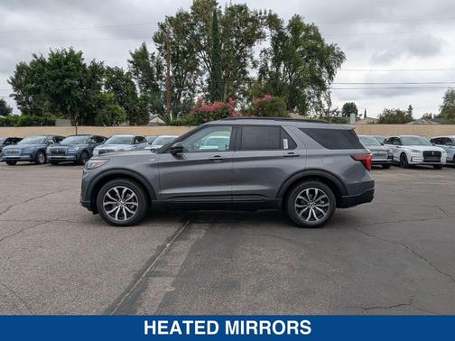 2025 Ford Explorer ST Line