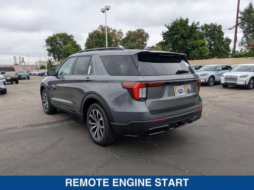 2025 Ford Explorer ST Line