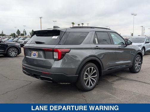 2025 Ford Explorer ST Line