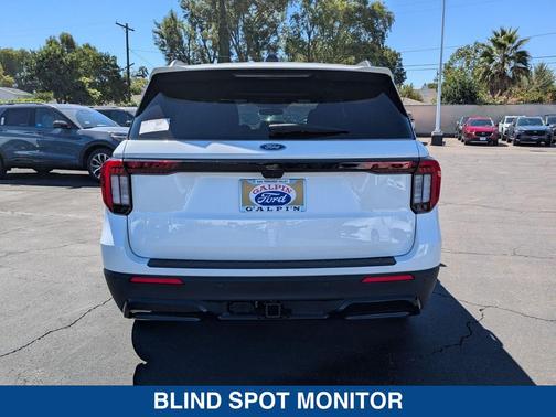 2025 Ford Explorer ST Line