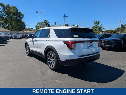 2025 Ford Explorer ST Line
