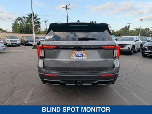 2025 Ford Explorer ST Line