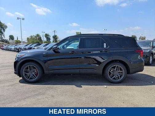 2025 Ford Explorer ST Line