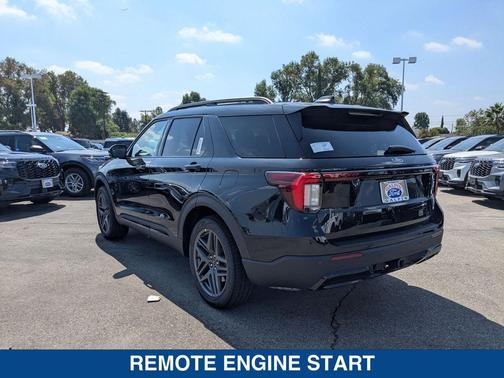 2025 Ford Explorer ST Line