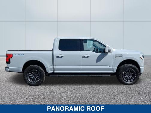 2023 Ford F-150 Lightning LARIAT