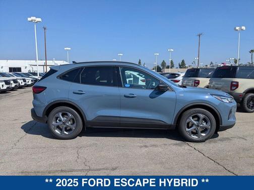 2025 Ford Escape ST-Line