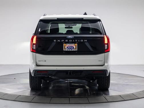 STAR WHITE METALLIC TRI-COAT 2026 Ford Expedition Max Active 4x4