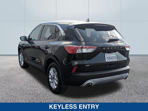 Agate Black Metallic 2022 Ford Escape SE