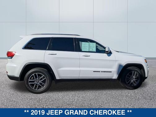 2019 Jeep Grand Cherokee Laredo
