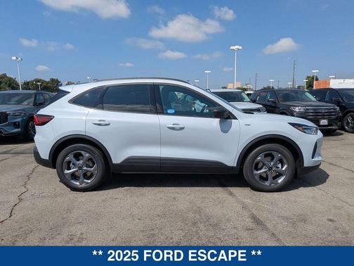 2025 Ford Escape ST-Line