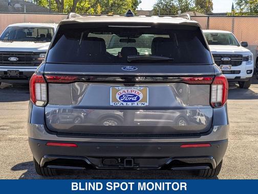 2025 Ford Explorer ST Line