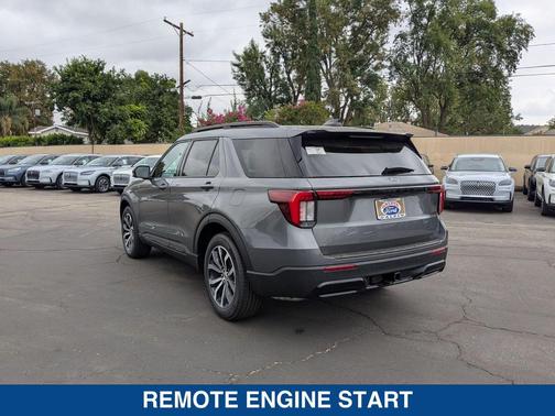 2025 Ford Explorer ST Line