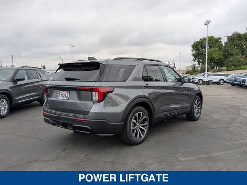 2025 Ford Explorer ST Line