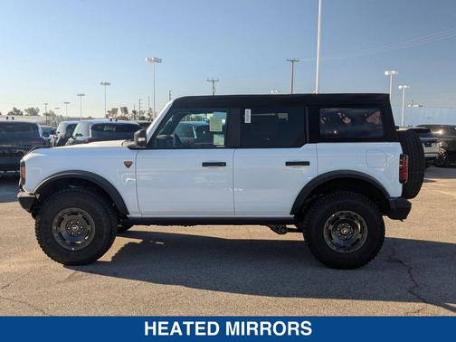 OXFORD WHITE 2025 Ford Bronco Badlands