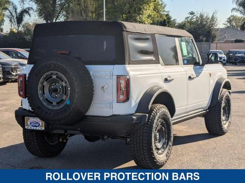 OXFORD WHITE 2025 Ford Bronco Badlands