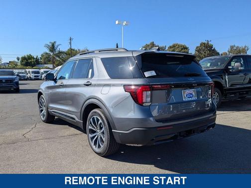 2025 Ford Explorer ST Line